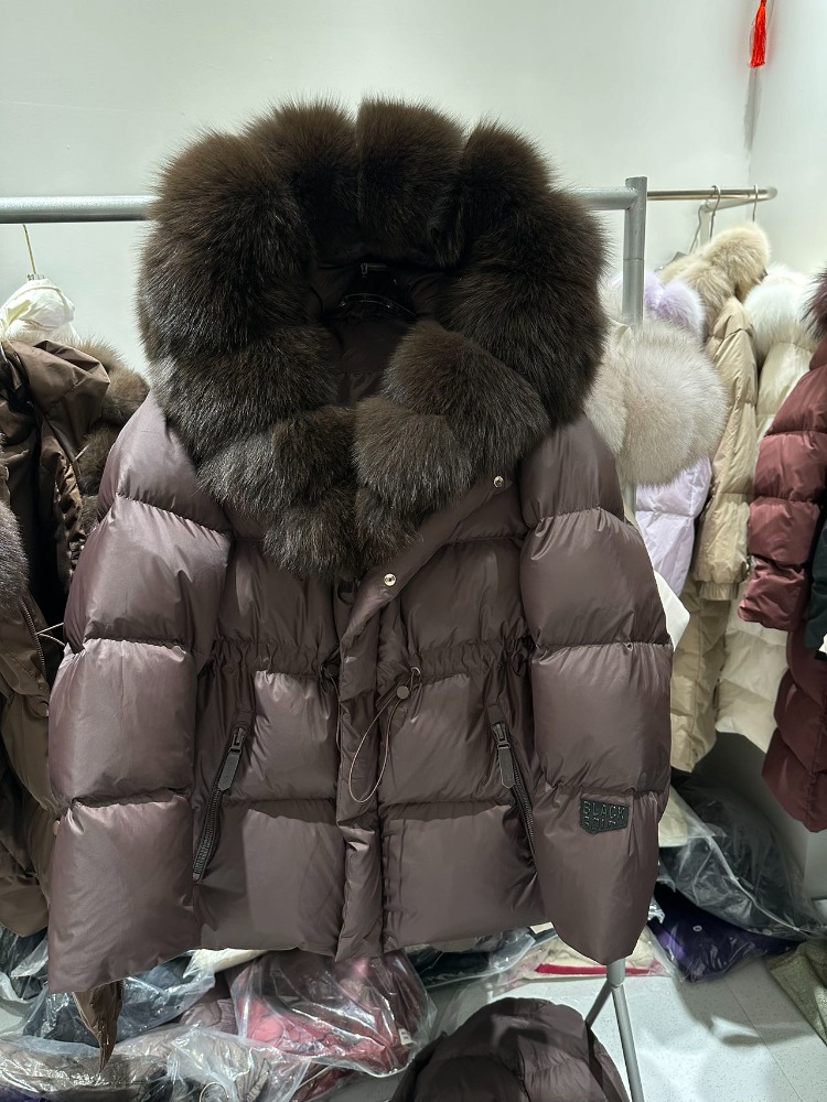 Winter Clothing Store - الواقع الفراء سترة المرأة أزياء الشتاء