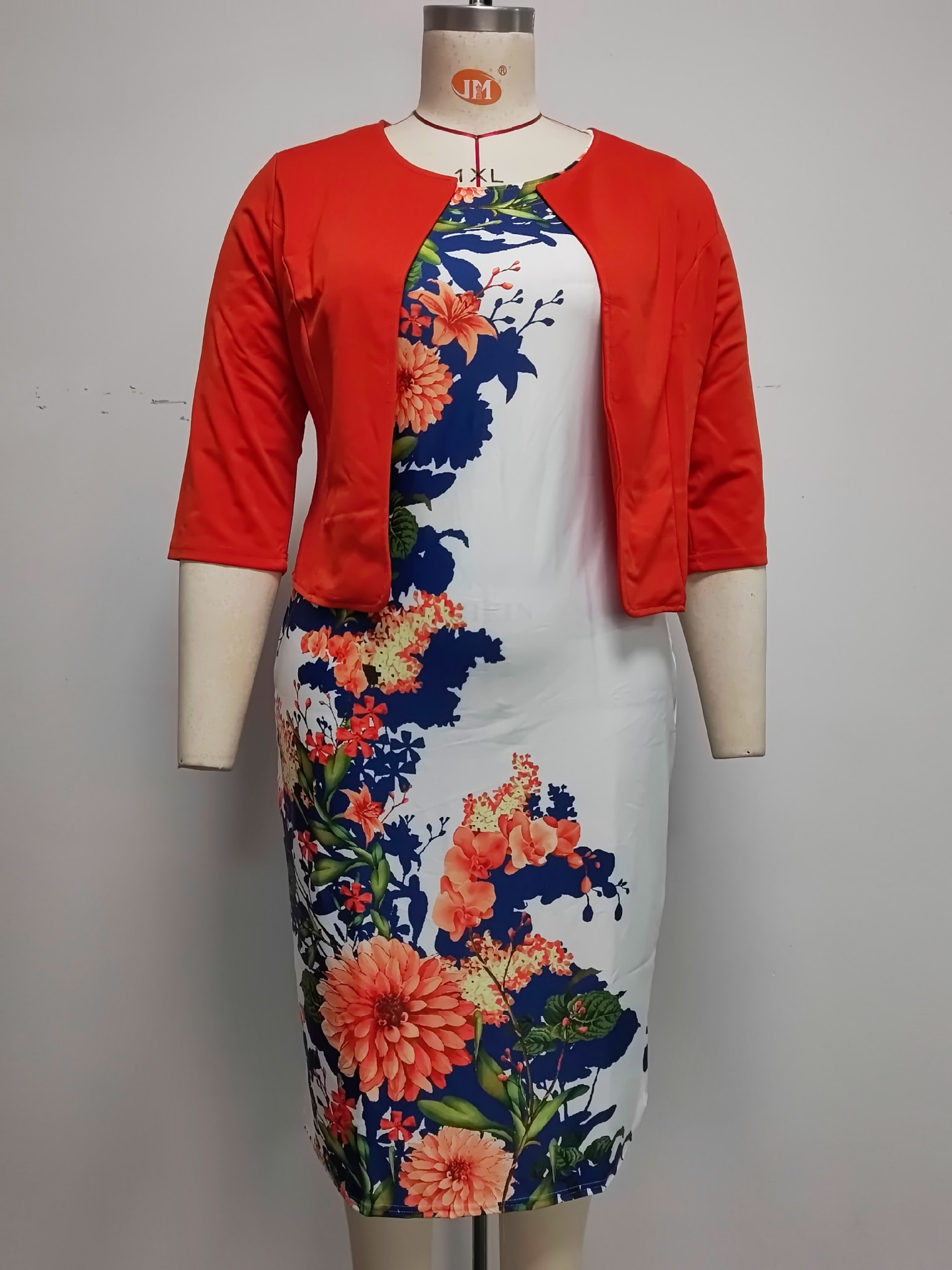طقم نسائي أنيق مطبوع بأكمام طو - مراجعة Winter Clothing Pakistan وسعره